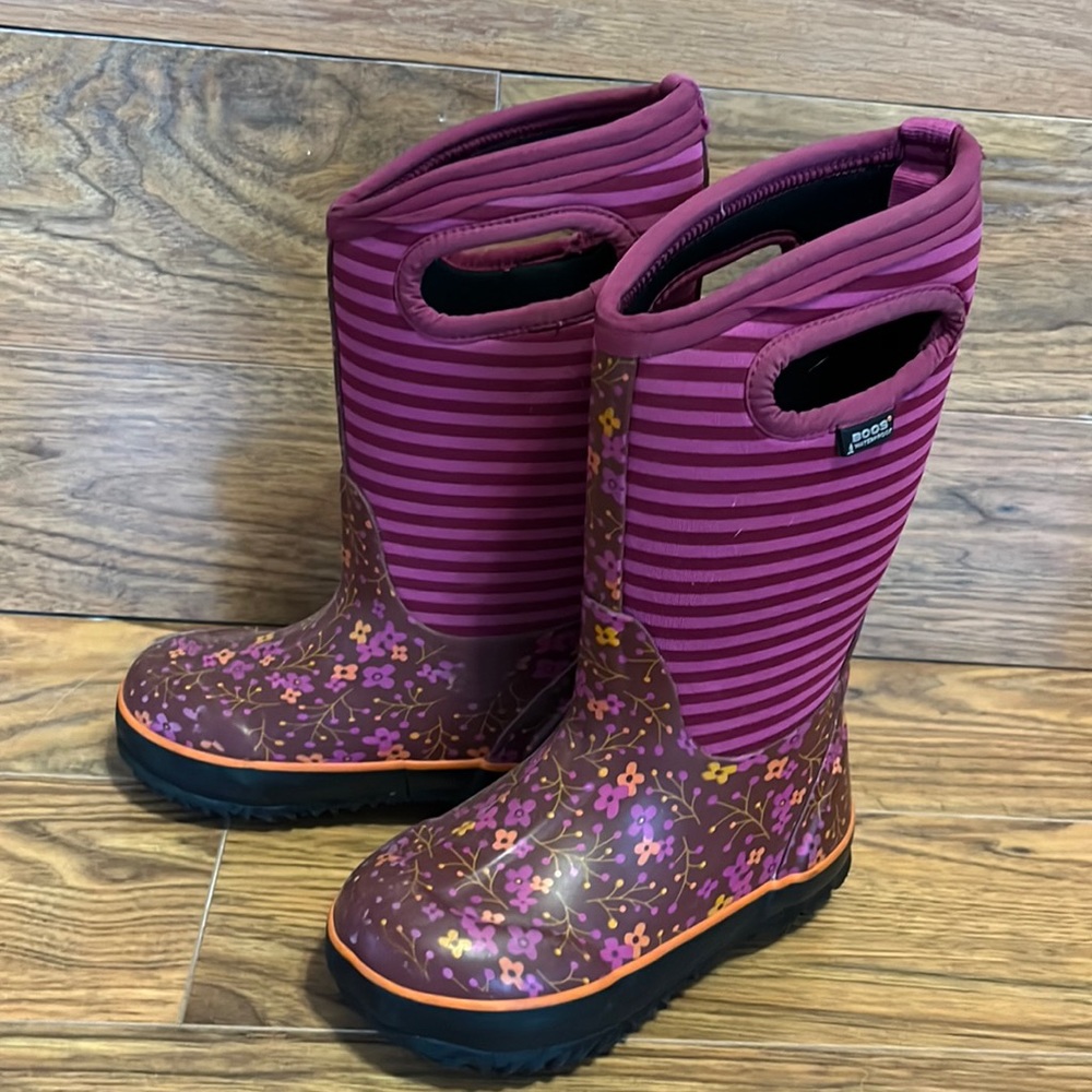 Little girls Bogs winter boots